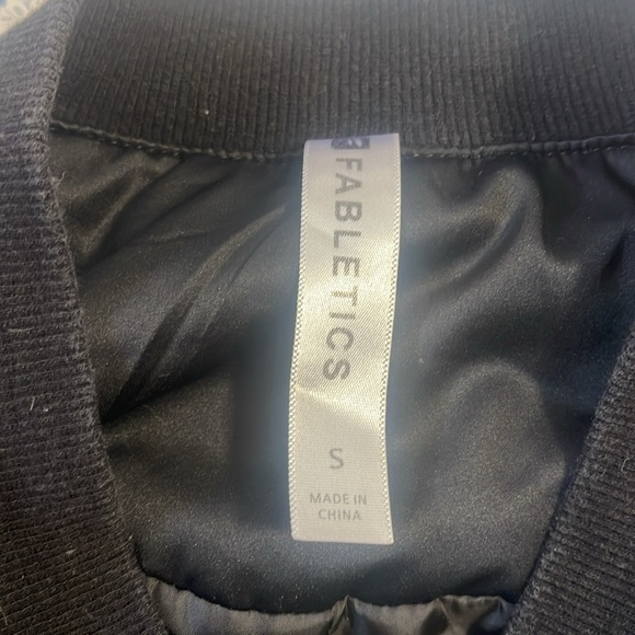 Fabletics - Small modern jacket - Picture 2 of 5